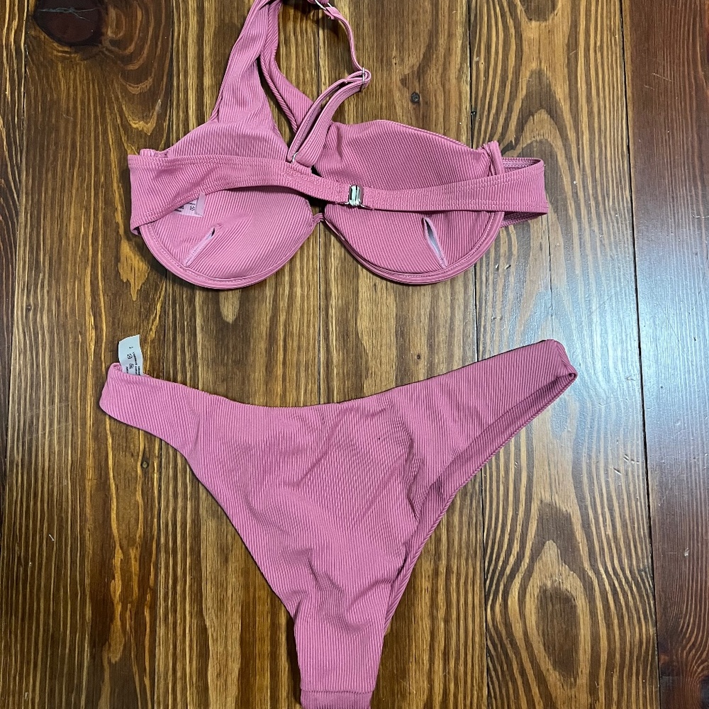 Pink Bikini - Picture 3 of 7